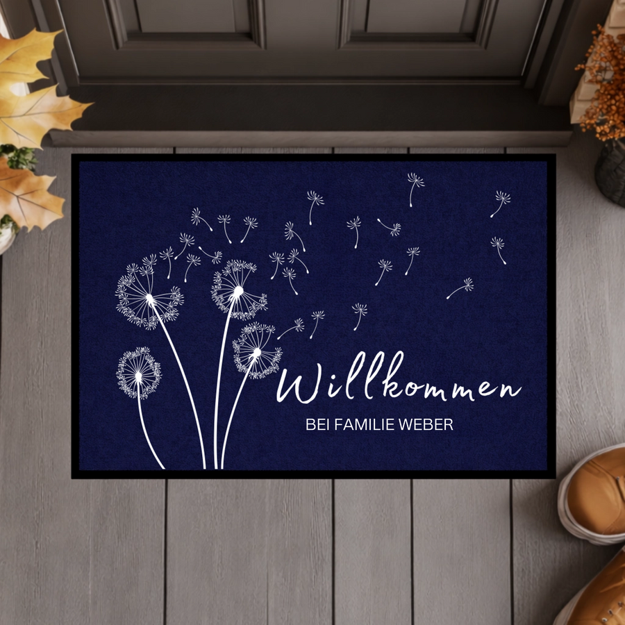 Personalisierte Fußmatte mit Namen – Willkommen bei Familie – Pusteblume Türmatte mit Gummirand
