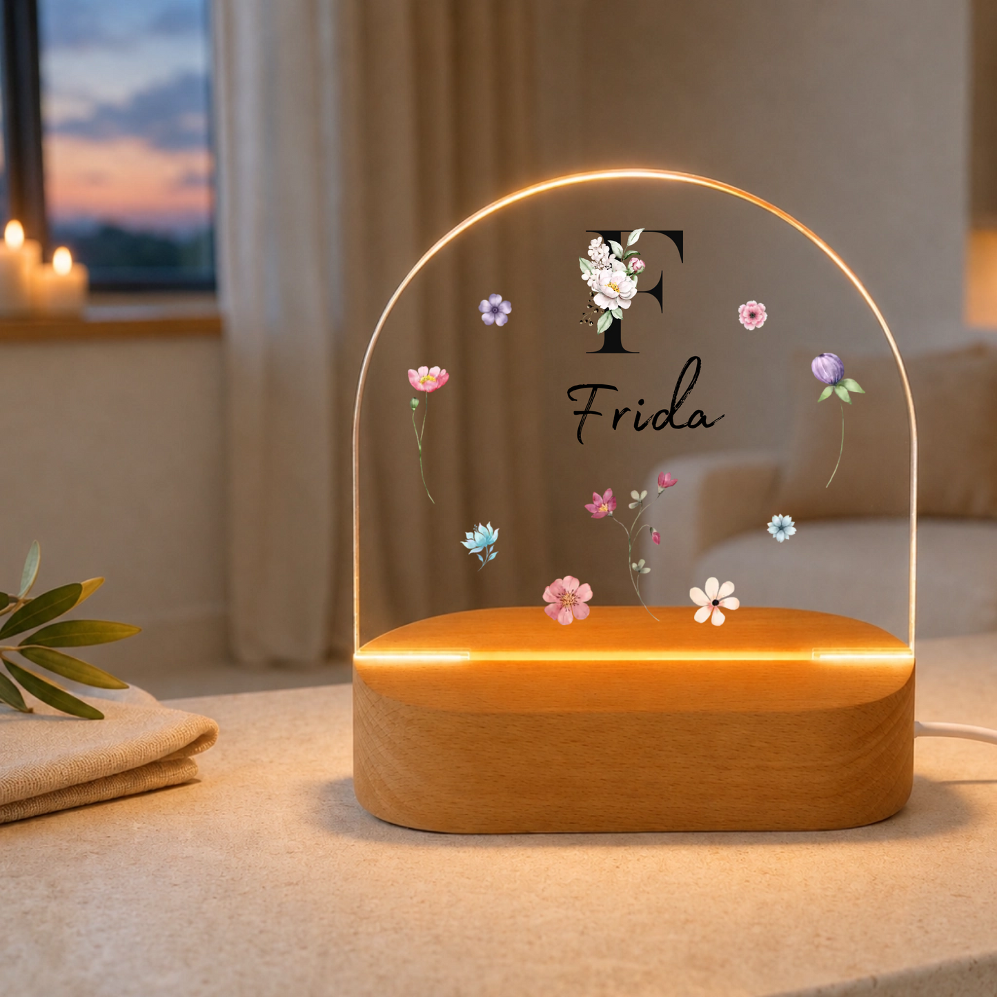 Personalisierte florale LED-Nachtlampe mit Initiale & Name | Individuelle Acryl Lampe als Geschenk für Mädchen, Frauen & Geschwister
