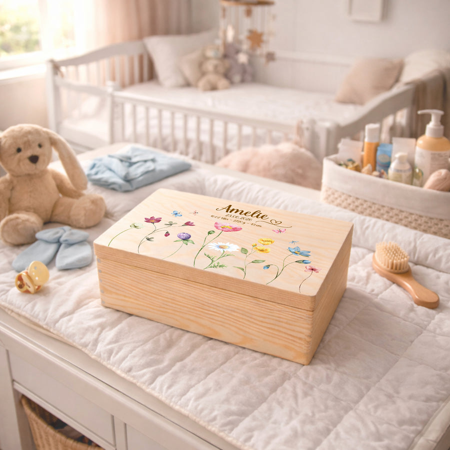 Personalisierte Erinnerungsbox aus Holz mit Wildblumen | Memory Box mit Name & Geburtsdaten