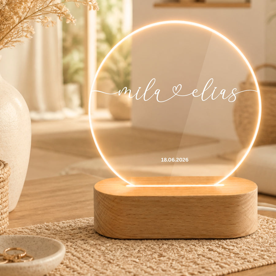 Personalisiertes Herz Nachtlicht mit Namen & Datum – Romantische LED Acryl Lampe für Paare & Hochzeitsgeschenk